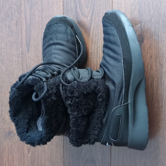 HP. Nike Womens Kaishi Winter Boots 807195-001 - Picture 5 of 10